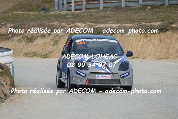 http://v2.adecom-photo.com/images//1.RALLYCROSS/2019/RALLYCROSS_MAYENNE_2019/TWINGO/LE_FERRAND_Ludivine/65A_2358.JPG