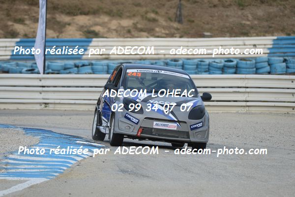 http://v2.adecom-photo.com/images//1.RALLYCROSS/2019/RALLYCROSS_MAYENNE_2019/TWINGO/LE_FERRAND_Ludivine/65A_2365.JPG