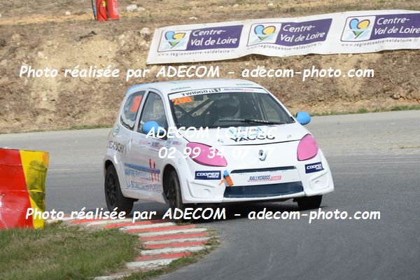 http://v2.adecom-photo.com/images//1.RALLYCROSS/2019/RALLYCROSS_PONT_DE_RUAN_2019/TWINGO/ROY_Mathieu/63A_3450.JPG