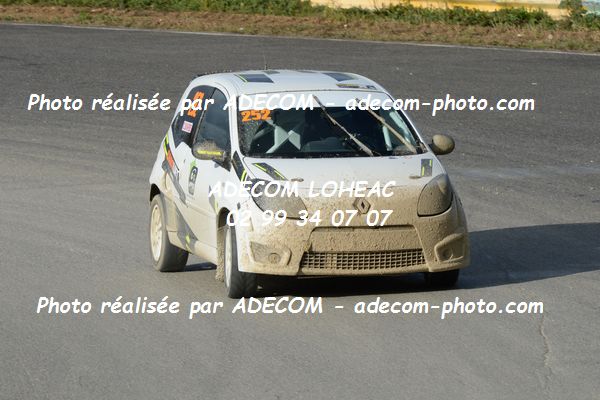 http://v2.adecom-photo.com/images//1.RALLYCROSS/2020/RALLYCROSS_ESSAY_2020/TWINGO/BARBE_Camille/14A_0174.JPG