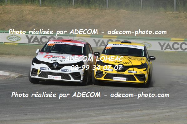 http://v2.adecom-photo.com/images//1.RALLYCROSS/2021/RALLYCROSS_CHATEAUROUX_2021/CLIO_JUNIOR/DUFAS_Dylan/27A_6394.JPG