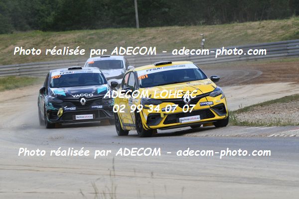 http://v2.adecom-photo.com/images//1.RALLYCROSS/2021/RALLYCROSS_CHATEAUROUX_2021/CLIO_JUNIOR/DUFAS_Dylan/27A_6793.JPG