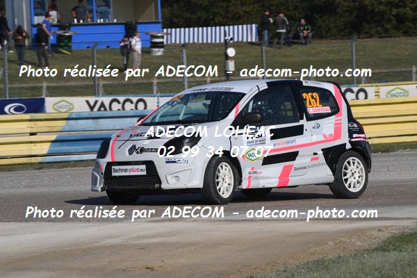 http://v2.adecom-photo.com/images//1.RALLYCROSS/2021/RALLYCROSS_DREUX_2021/COUPE_FEMININE/DANVEAU_Chloe/46A_8262.JPG