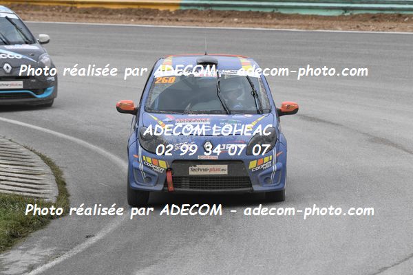 http://v2.adecom-photo.com/images//1.RALLYCROSS/2021/RALLYCROSS_ESSAY_2021/COUPE_FEMININE_FFSA/DREAN_Celia/29A_3451.JPG