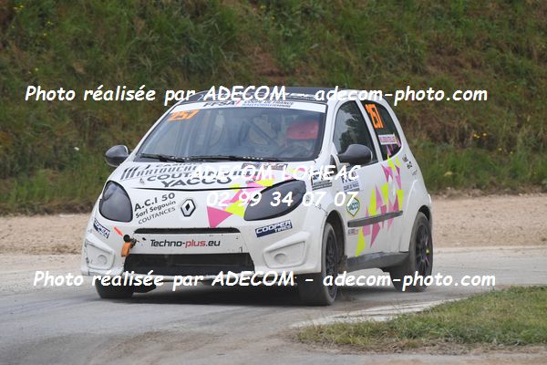 http://v2.adecom-photo.com/images//1.RALLYCROSS/2021/RALLYCROSS_ESSAY_2021/COUPE_FEMININE_FFSA/LEBOUTEILLER_Marine/29A_1302.JPG