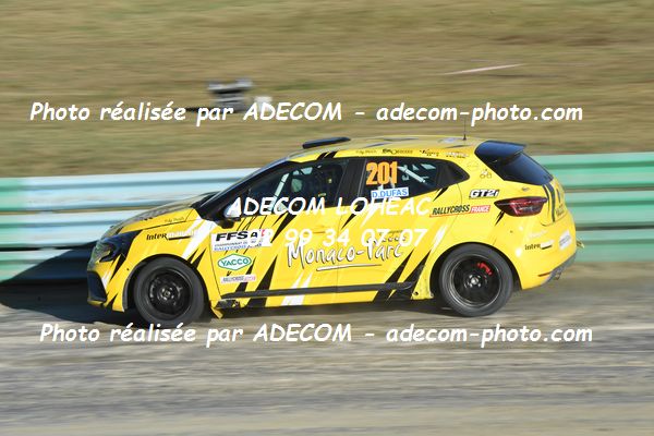 http://v2.adecom-photo.com/images//1.RALLYCROSS/2021/RALLYCROSS_FALEYRAS_2021/COUPE_CLIO/DUFAS_Dylan/49A_8464.JPG