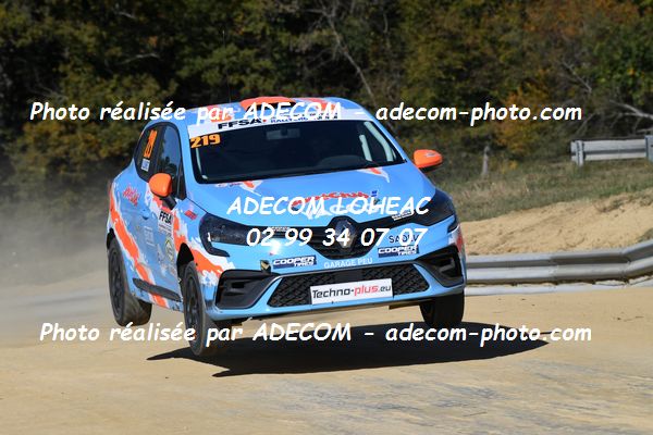 http://v2.adecom-photo.com/images//1.RALLYCROSS/2021/RALLYCROSS_FALEYRAS_2021/COUPE_CLIO/LUMET_Valentin/49A_7979.JPG