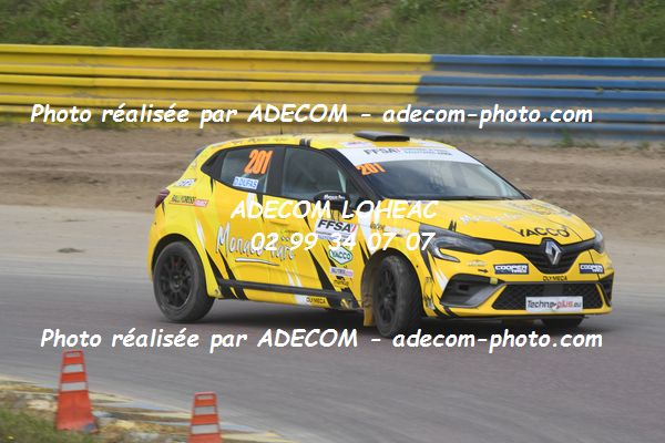 http://v2.adecom-photo.com/images//1.RALLYCROSS/2021/RALLYCROSS_LESSAY_2021/COUPE_CLIO/DUFAS_Dylan/32A_2955.JPG