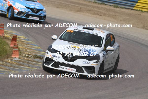 http://v2.adecom-photo.com/images//1.RALLYCROSS/2021/RALLYCROSS_LESSAY_2021/COUPE_CLIO/LE_HEN_Mathieu/32A_2912.JPG