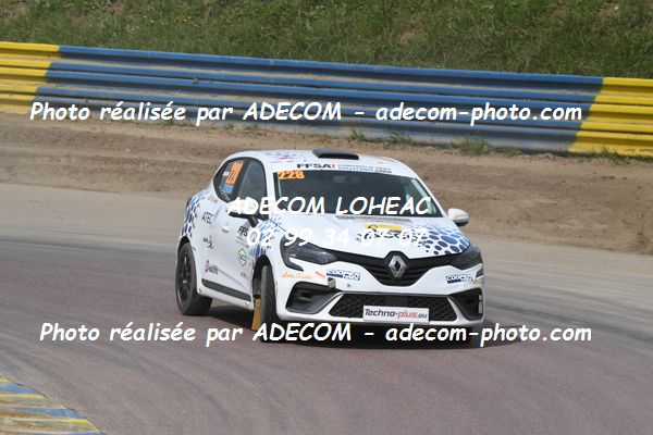 http://v2.adecom-photo.com/images//1.RALLYCROSS/2021/RALLYCROSS_LESSAY_2021/COUPE_CLIO/MEUREAU_Florian/32A_2918.JPG