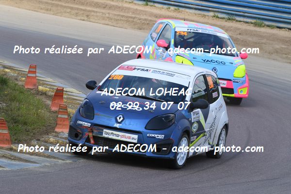 http://v2.adecom-photo.com/images//1.RALLYCROSS/2021/RALLYCROSS_LESSAY_2021/COUPE_FEMININE/LAUNAY_Chanel/32A_2827.JPG