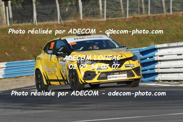 http://v2.adecom-photo.com/images//1.RALLYCROSS/2021/RALLYCROSS_MAYENNE_2021/COUPE_CLIO/DUFAS_Dylan/45A_0314.JPG