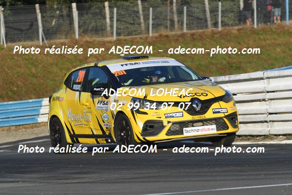 http://v2.adecom-photo.com/images//1.RALLYCROSS/2021/RALLYCROSS_MAYENNE_2021/COUPE_CLIO/DUFAS_Dylan/45A_0315.JPG