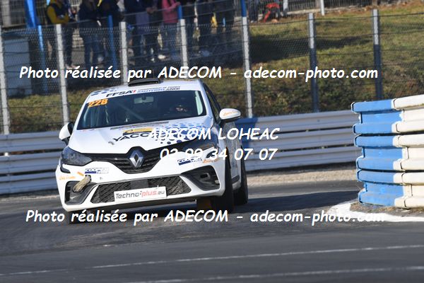 http://v2.adecom-photo.com/images//1.RALLYCROSS/2021/RALLYCROSS_MAYENNE_2021/COUPE_CLIO/LE_HEN_Mathieu/45A_0984.JPG