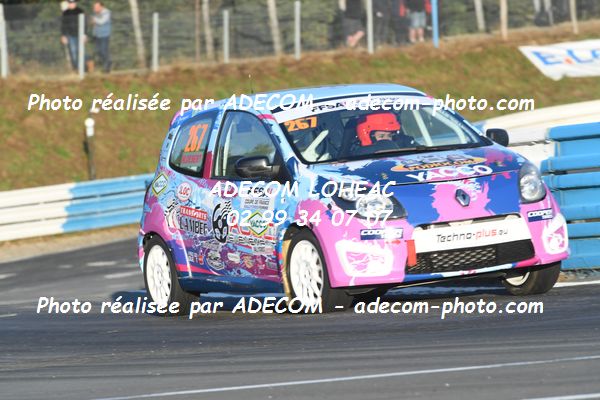 http://v2.adecom-photo.com/images//1.RALLYCROSS/2021/RALLYCROSS_MAYENNE_2021/COUPE_FEMININE_FFSA/DESERT_Marie/45A_0233.JPG