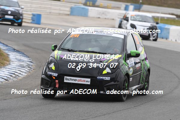 http://v2.adecom-photo.com/images//1.RALLYCROSS/2021/RALLYCROSS_MAYENNE_2021/COUPE_FEMININE_FFSA/LOYER_Stephanie/45A_2913.JPG