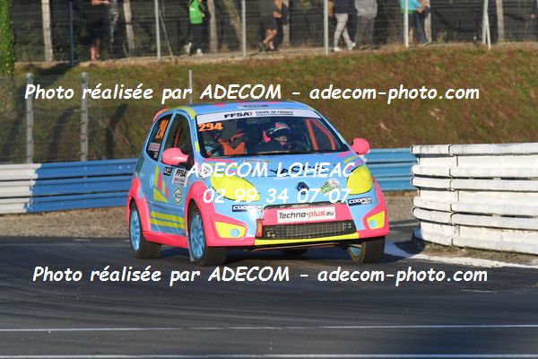 http://v2.adecom-photo.com/images//1.RALLYCROSS/2021/RALLYCROSS_MAYENNE_2021/COUPE_FEMININE_FFSA/MOLIEXE_Amelie/45A_0169.JPG