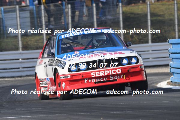 http://v2.adecom-photo.com/images//1.RALLYCROSS/2021/RALLYCROSS_MAYENNE_2021/LEGENDES_SHOW/GALLAND_Lambert/45A_1226.JPG