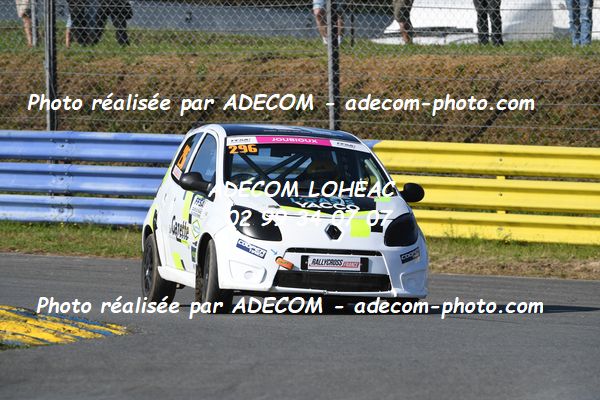 http://v2.adecom-photo.com/images//1.RALLYCROSS/2023/17_RALLYCROSS_KERLABO_2023/TWINGO/JOUBIOUX_Aurianne/48A_7268.JPG