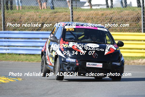 http://v2.adecom-photo.com/images//1.RALLYCROSS/2023/17_RALLYCROSS_KERLABO_2023/TWINGO/SEIGNARD_Melanie/48A_7285.JPG