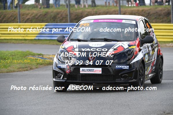 http://v2.adecom-photo.com/images//1.RALLYCROSS/2023/17_RALLYCROSS_KERLABO_2023/TWINGO/SEIGNARD_Melanie/48A_7948.JPG