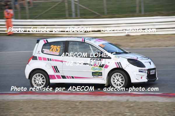 http://v2.adecom-photo.com/images//1.RALLYCROSS/2023/20_RALLYCROSS_LOHEAC_2023/TWINGO/DELHOMMAIS_Carla/53A_2154.JPG