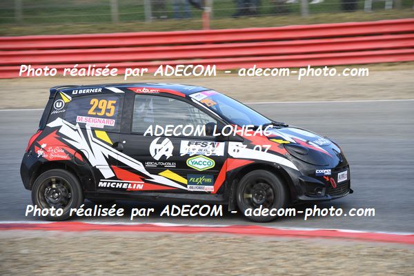 http://v2.adecom-photo.com/images//1.RALLYCROSS/2023/20_RALLYCROSS_LOHEAC_2023/TWINGO/SEIGNARD_Melanie/53A_2169.JPG