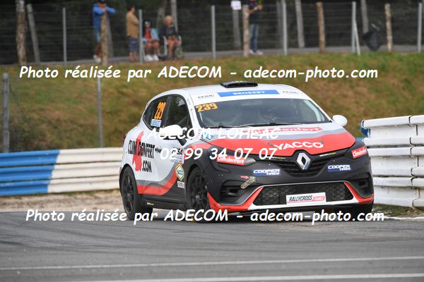 http://v2.adecom-photo.com/images//1.RALLYCROSS/2023/22_RALLYCROSS_MAYENNE_2023/CLIO/BENEZET_Andrea/59A_1496.JPG