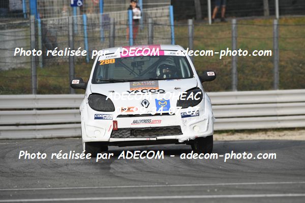 http://v2.adecom-photo.com/images//1.RALLYCROSS/2023/22_RALLYCROSS_MAYENNE_2023/TWINGO/CARON_Lena/59A_1343.JPG