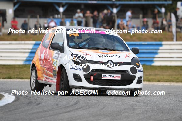 http://v2.adecom-photo.com/images//1.RALLYCROSS/2023/22_RALLYCROSS_MAYENNE_2023/TWINGO/CAVADINI_Ilona/59A_2152.JPG