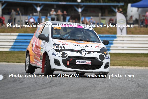 http://v2.adecom-photo.com/images//1.RALLYCROSS/2023/22_RALLYCROSS_MAYENNE_2023/TWINGO/CAVADINI_Ilona/59A_2157.JPG