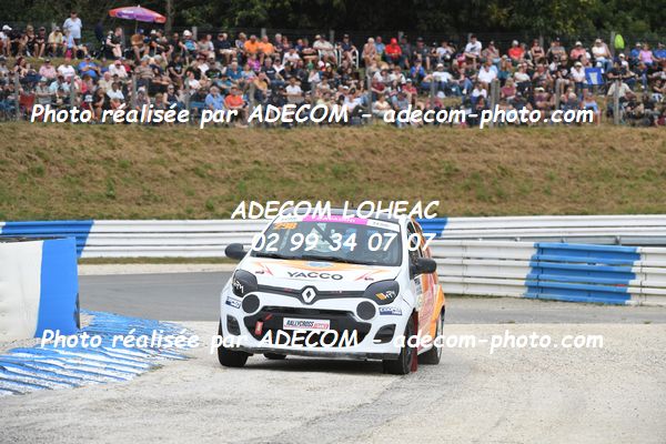 http://v2.adecom-photo.com/images//1.RALLYCROSS/2023/22_RALLYCROSS_MAYENNE_2023/TWINGO/CAVADINI_Ilona/59A_2995.JPG