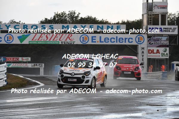 http://v2.adecom-photo.com/images//1.RALLYCROSS/2023/22_RALLYCROSS_MAYENNE_2023/TWINGO/CAVADINI_Ilona/59A_4810.JPG