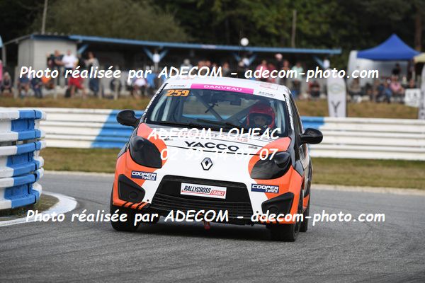 http://v2.adecom-photo.com/images//1.RALLYCROSS/2023/22_RALLYCROSS_MAYENNE_2023/TWINGO/DANVEAU_Chloe/59A_2055.JPG