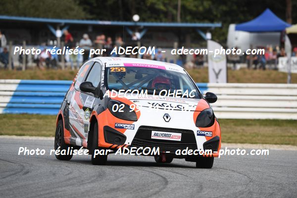 http://v2.adecom-photo.com/images//1.RALLYCROSS/2023/22_RALLYCROSS_MAYENNE_2023/TWINGO/DANVEAU_Chloe/59A_2073.JPG