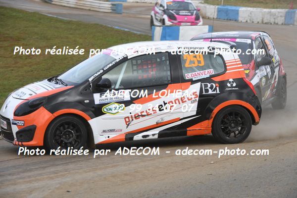 http://v2.adecom-photo.com/images//1.RALLYCROSS/2023/22_RALLYCROSS_MAYENNE_2023/TWINGO/DANVEAU_Chloe/59A_5219.JPG