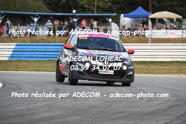 http://v2.adecom-photo.com/images//1.RALLYCROSS/2023/22_RALLYCROSS_MAYENNE_2023/TWINGO/DELAUNAY_Audrey/59A_2062.JPG