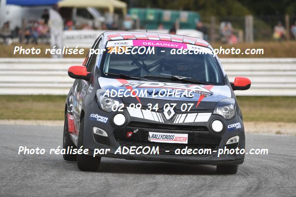 http://v2.adecom-photo.com/images//1.RALLYCROSS/2023/22_RALLYCROSS_MAYENNE_2023/TWINGO/DELAUNAY_Audrey/59A_2095.JPG