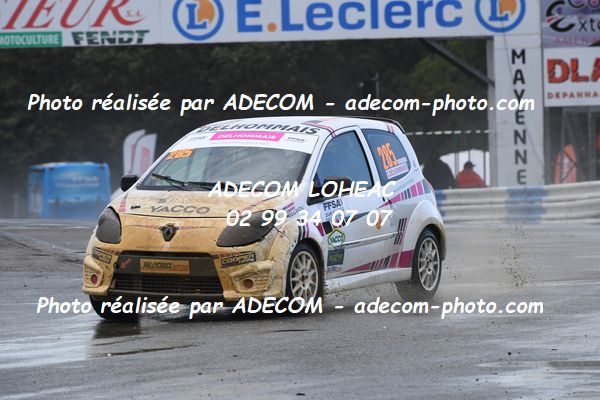 http://v2.adecom-photo.com/images//1.RALLYCROSS/2023/22_RALLYCROSS_MAYENNE_2023/TWINGO/DELHOMMAIS_Carla/59A_4782.JPG