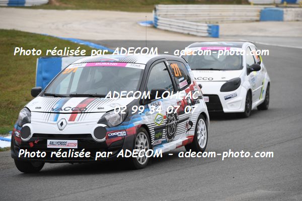 http://v2.adecom-photo.com/images//1.RALLYCROSS/2023/22_RALLYCROSS_MAYENNE_2023/TWINGO/DURAND_Victoria/59A_3694.JPG