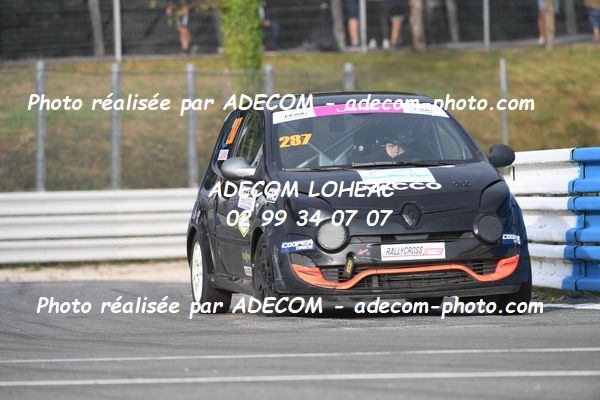 http://v2.adecom-photo.com/images//1.RALLYCROSS/2023/22_RALLYCROSS_MAYENNE_2023/TWINGO/LAUNAY_Chanel/59A_1373.JPG