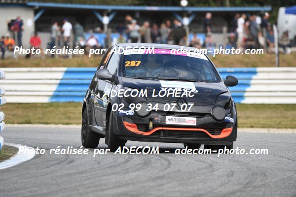 http://v2.adecom-photo.com/images//1.RALLYCROSS/2023/22_RALLYCROSS_MAYENNE_2023/TWINGO/LAUNAY_Chanel/59A_2112.JPG
