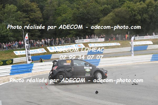 http://v2.adecom-photo.com/images//1.RALLYCROSS/2023/22_RALLYCROSS_MAYENNE_2023/TWINGO/LAUNAY_Chanel/59A_3778.JPG