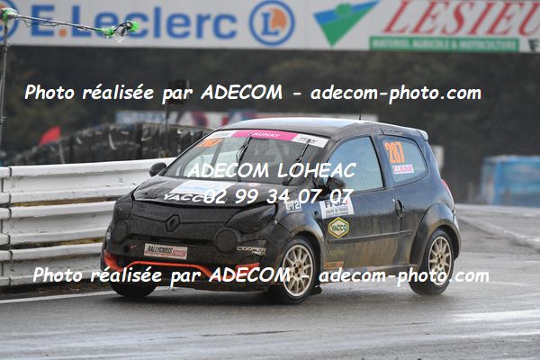 http://v2.adecom-photo.com/images//1.RALLYCROSS/2023/22_RALLYCROSS_MAYENNE_2023/TWINGO/LAUNAY_Chanel/59A_4857.JPG