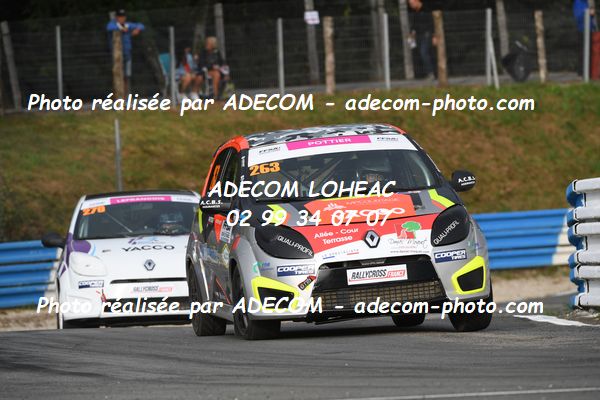 http://v2.adecom-photo.com/images//1.RALLYCROSS/2023/22_RALLYCROSS_MAYENNE_2023/TWINGO/POTTIER_Louna/59A_1305.JPG