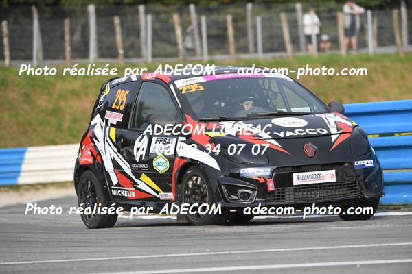 http://v2.adecom-photo.com/images//1.RALLYCROSS/2023/22_RALLYCROSS_MAYENNE_2023/TWINGO/SEIGNARD_Melanie/59A_1409.JPG