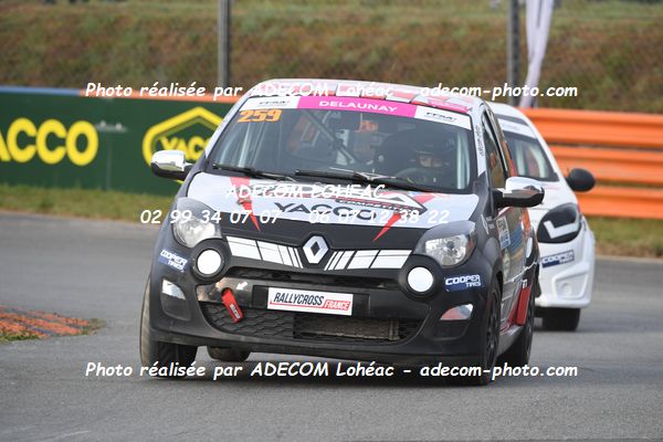 http://v2.adecom-photo.com/images//1.RALLYCROSS/2024/RALLLYCROSS_KERLABO_2024/FEMININE_FFSA_TWINGO/DELAUNAY_Audrey/09A_2549.JPG