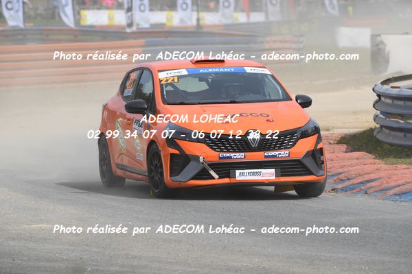 http://v2.adecom-photo.com/images//1.RALLYCROSS/2024/RALLLYCROSS_KERLABO_2024/JUNIOR_FFSA_CLIO/ALEMANY_Florian/09A_3783.JPG