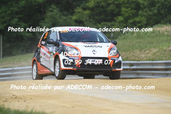 http://v2.adecom-photo.com/images//1.RALLYCROSS/2024/RALLYCROSS_FALEYRAS_2024/FEMININE_FFSA_TWINGO/DANVEAU_Chloe/96A_3414.JPG
