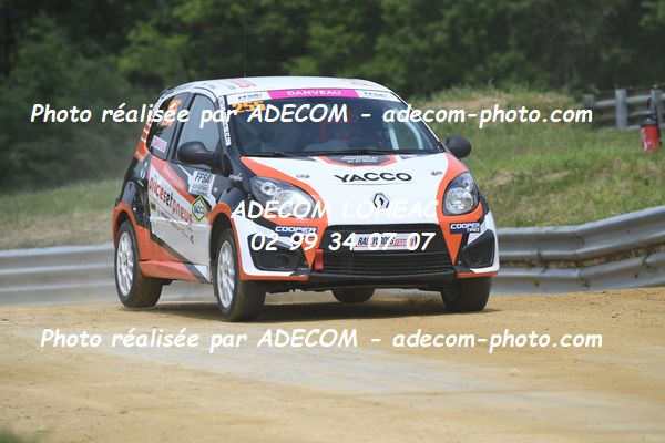 http://v2.adecom-photo.com/images//1.RALLYCROSS/2024/RALLYCROSS_FALEYRAS_2024/FEMININE_FFSA_TWINGO/DANVEAU_Chloe/96A_3416.JPG
